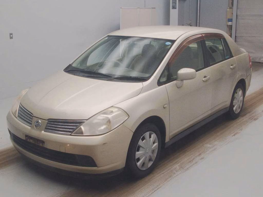 NISSAN TIIDA LATIO