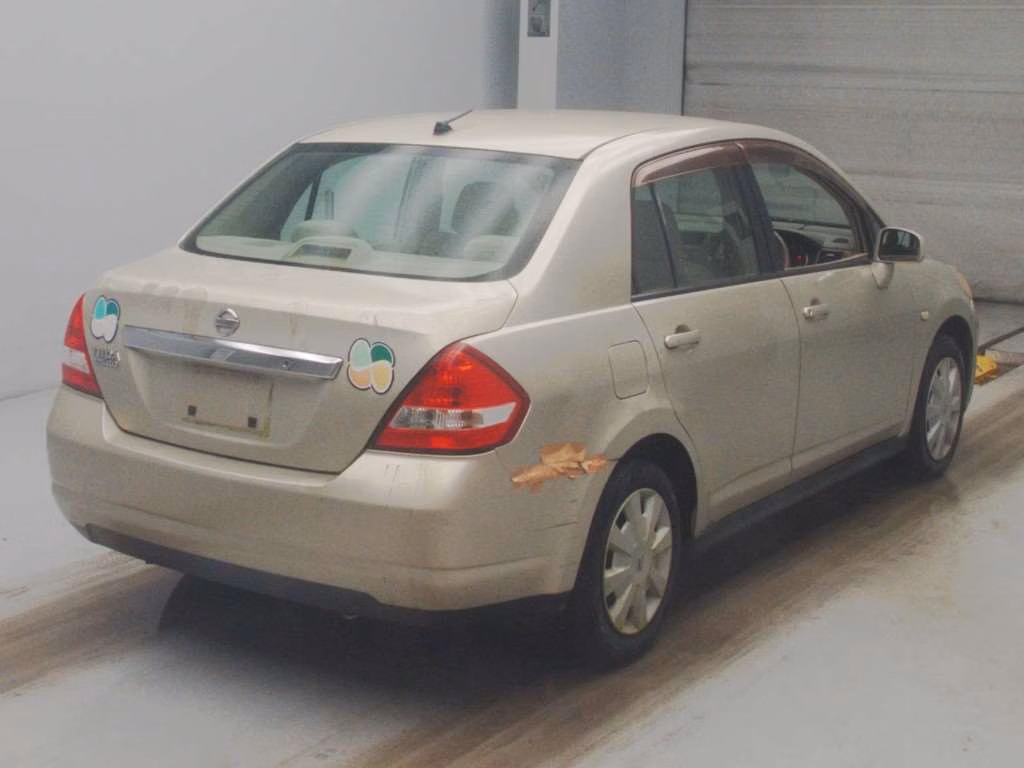 NISSAN TIIDA LATIO