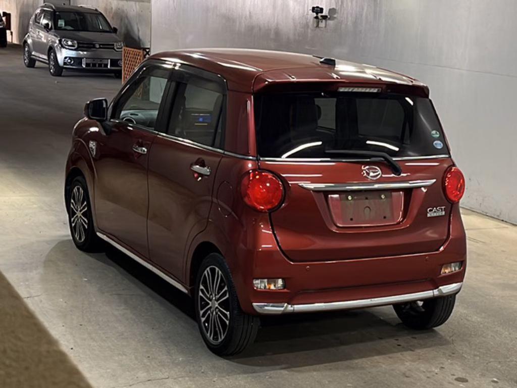 DAIHATSU CAST