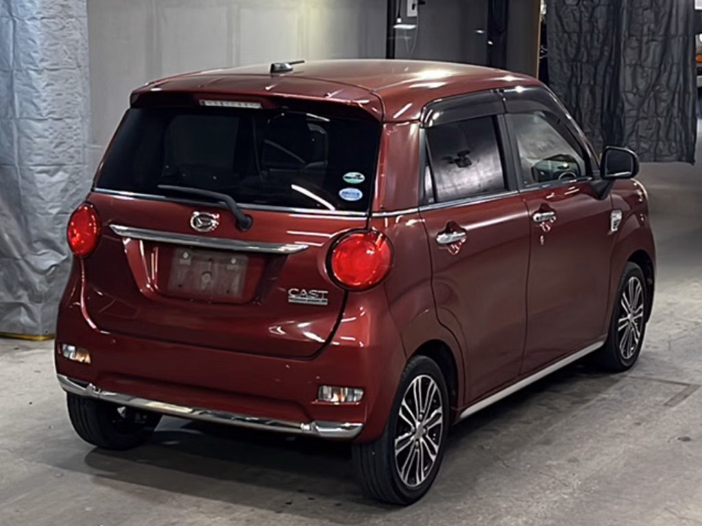 DAIHATSU CAST