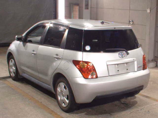 TOYOTA IST