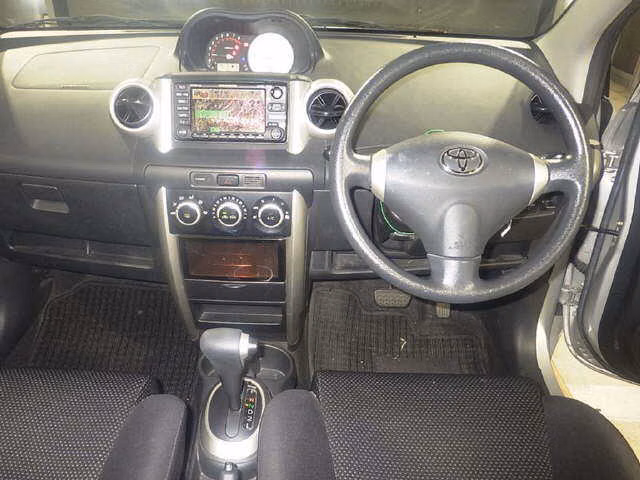 TOYOTA IST