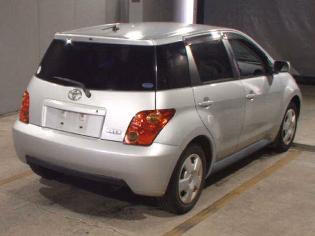 TOYOTA IST