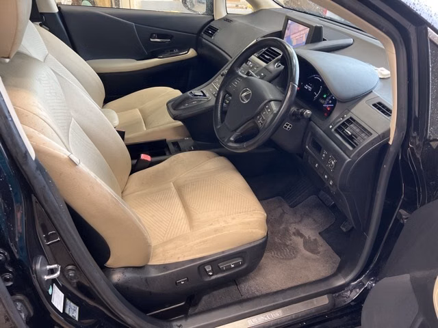 Lexus HS250h