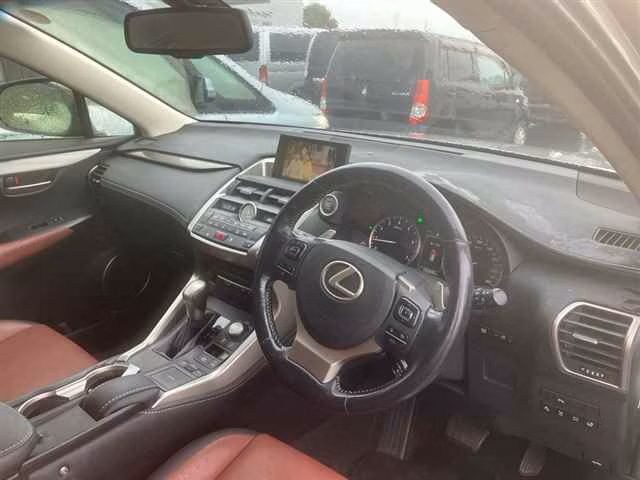 Lexus NX200t