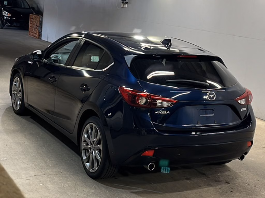 MAZDA AXELA