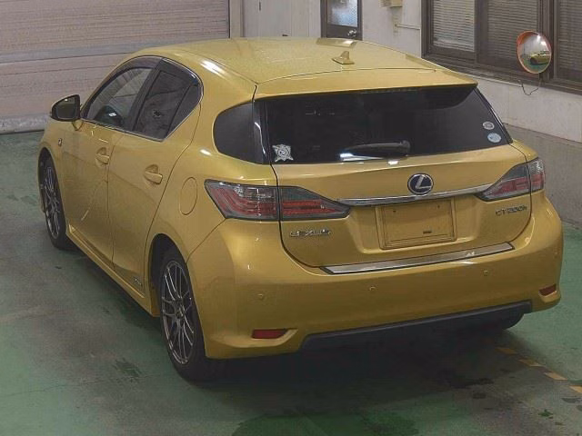 Lexus CT200h