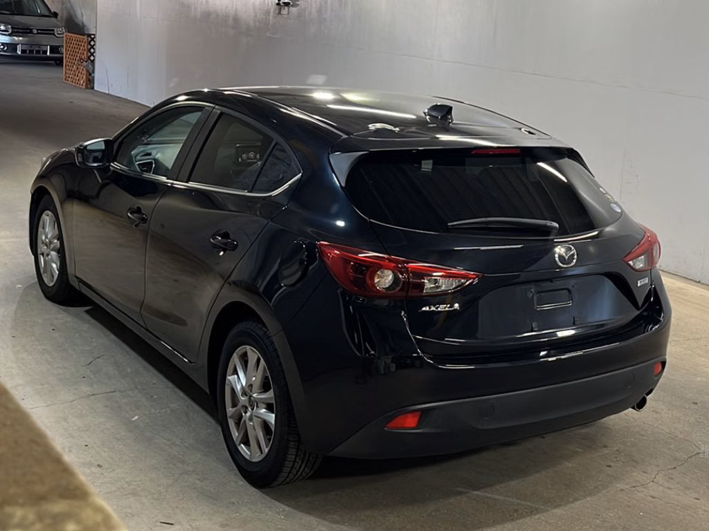 MAZDA AXELA