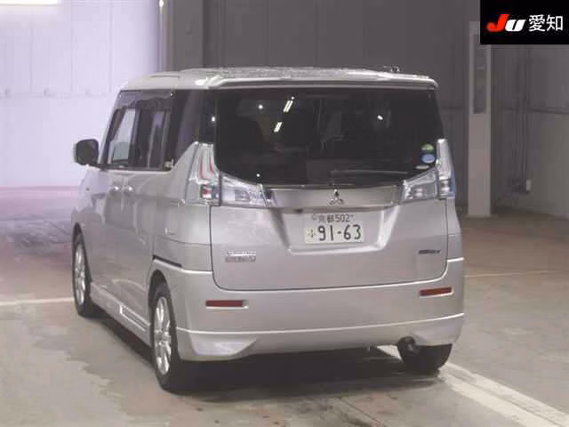 Mitsubishi Delica D:2