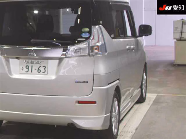 Mitsubishi Delica D:2