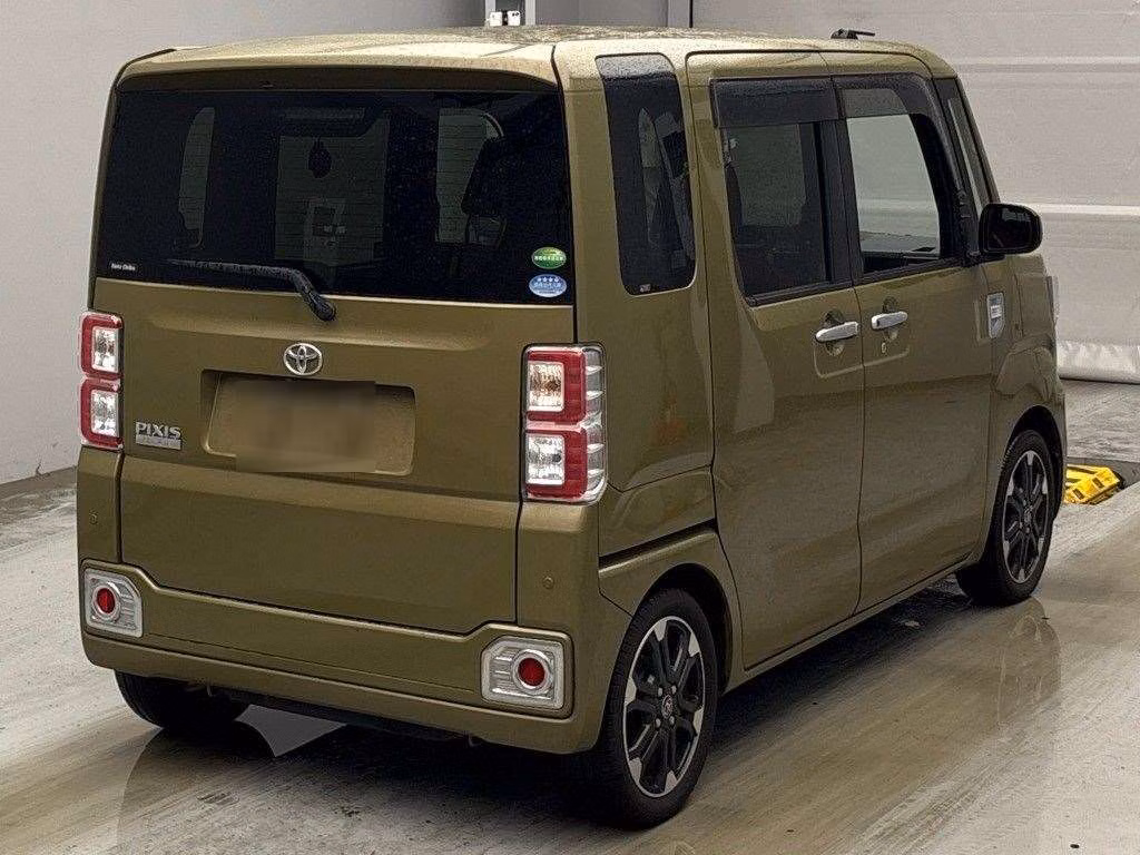 TOYOTA PIXIS MEGA