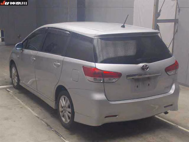 TOYOTA WISH