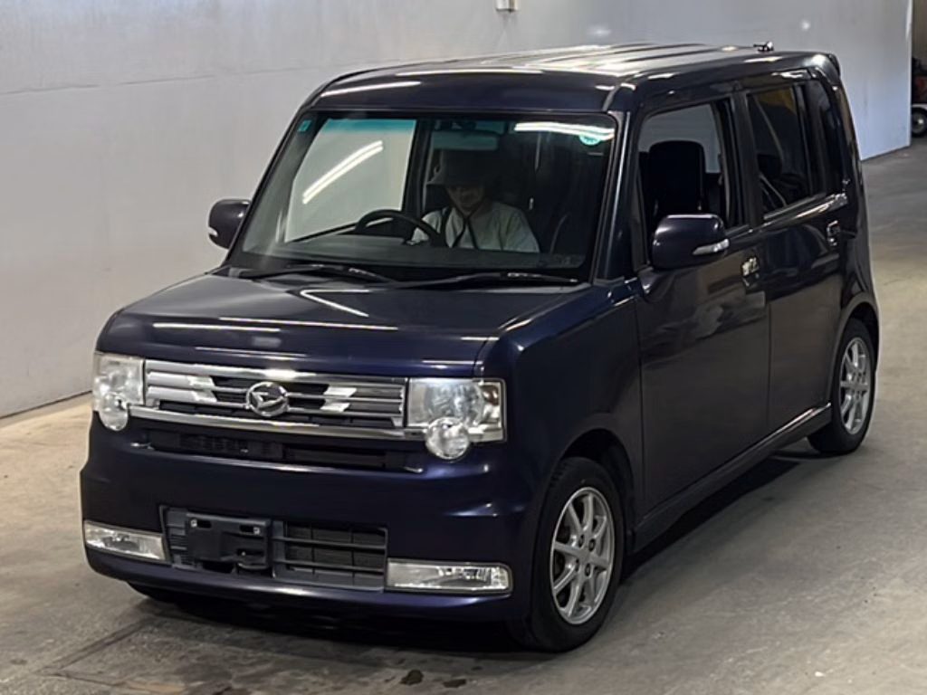 DAIHATSU MOVE CONTE