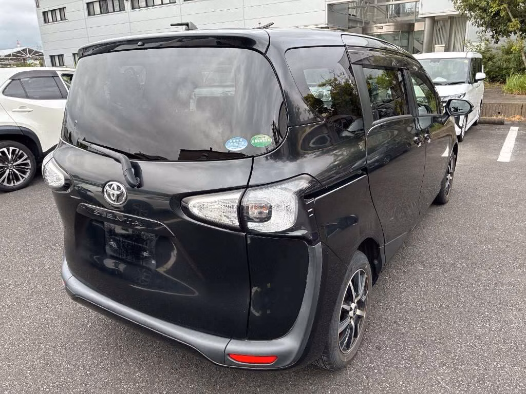TOYOTA SIENTA