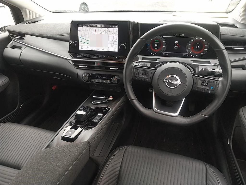 Nissan Aura