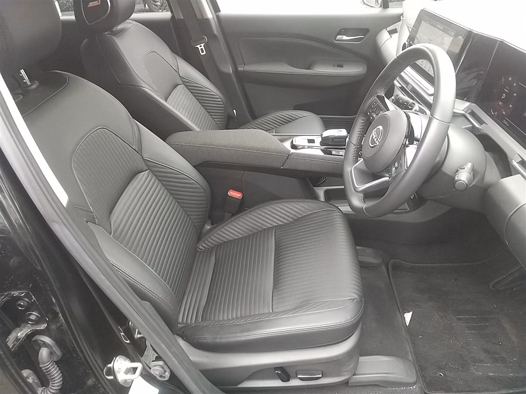 Nissan Aura
