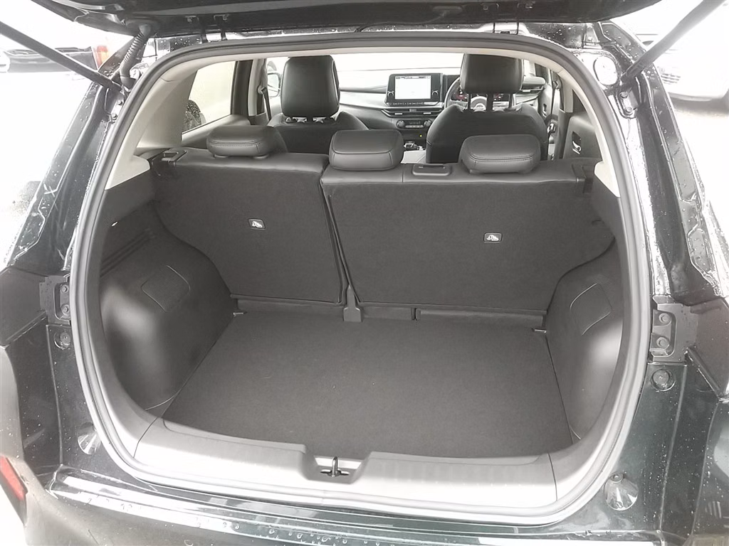 Nissan Aura