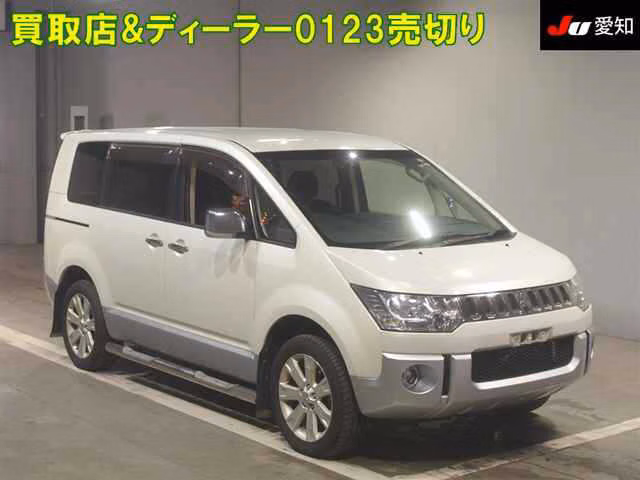 Mitsubishi Delica D:5