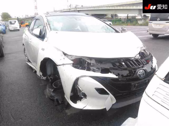 TOYOTA PRIUS PHV