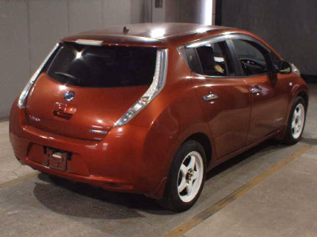 NISSAN LEAF
