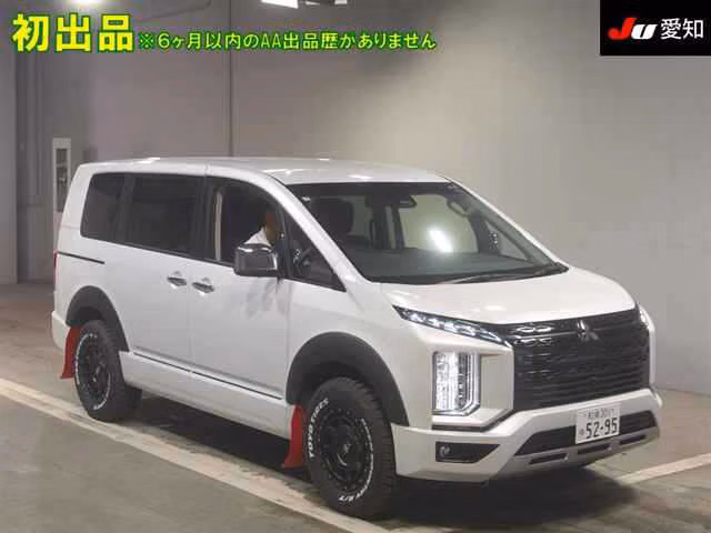 Mitsubishi Delica D:5