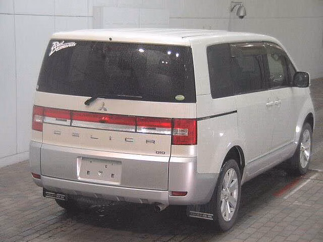 Mitsubishi Delica D:5