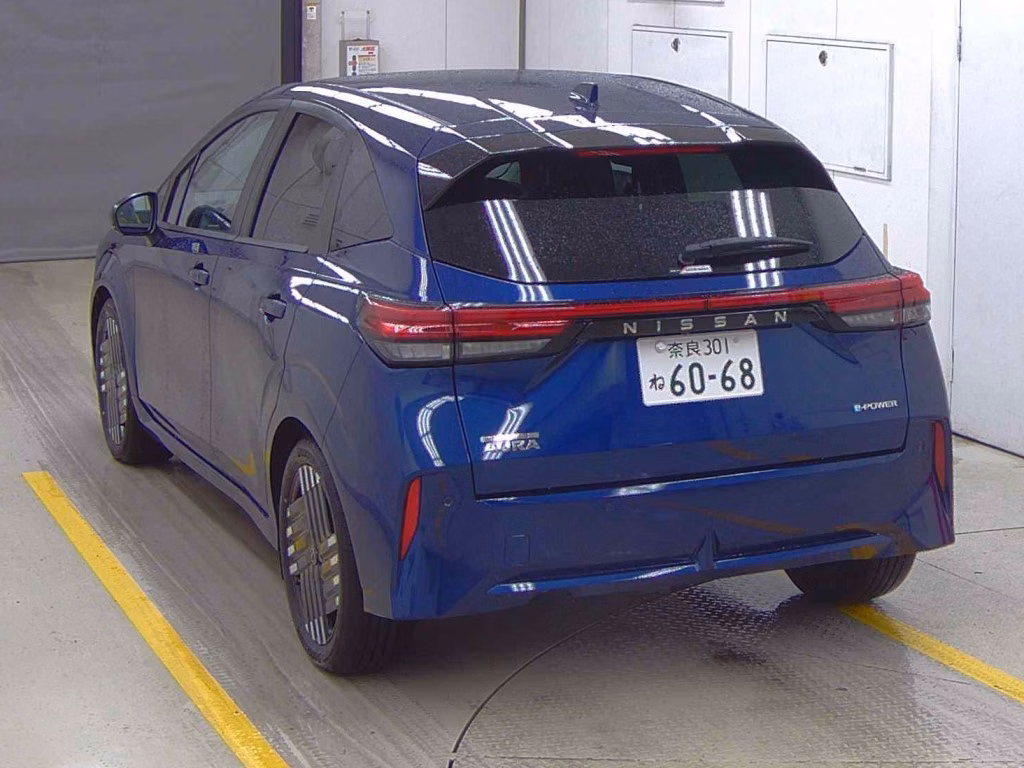 Nissan Aura