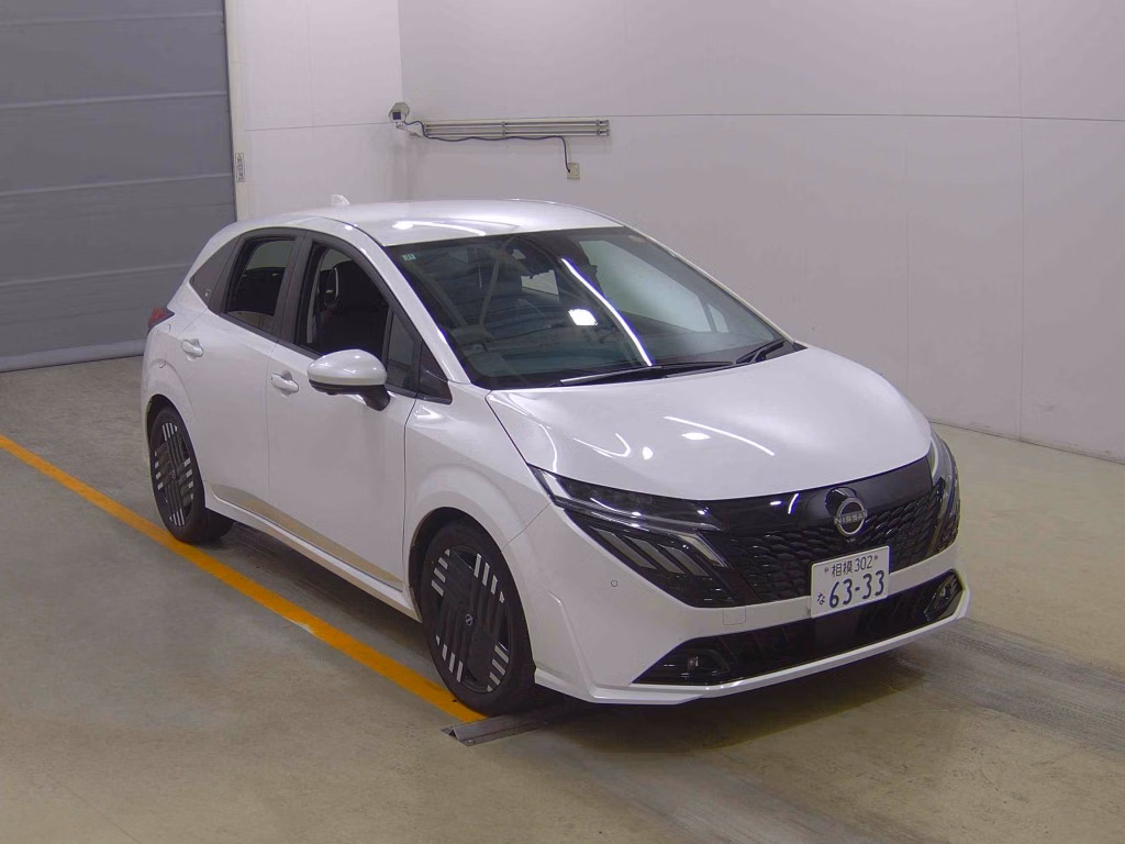 Nissan Aura