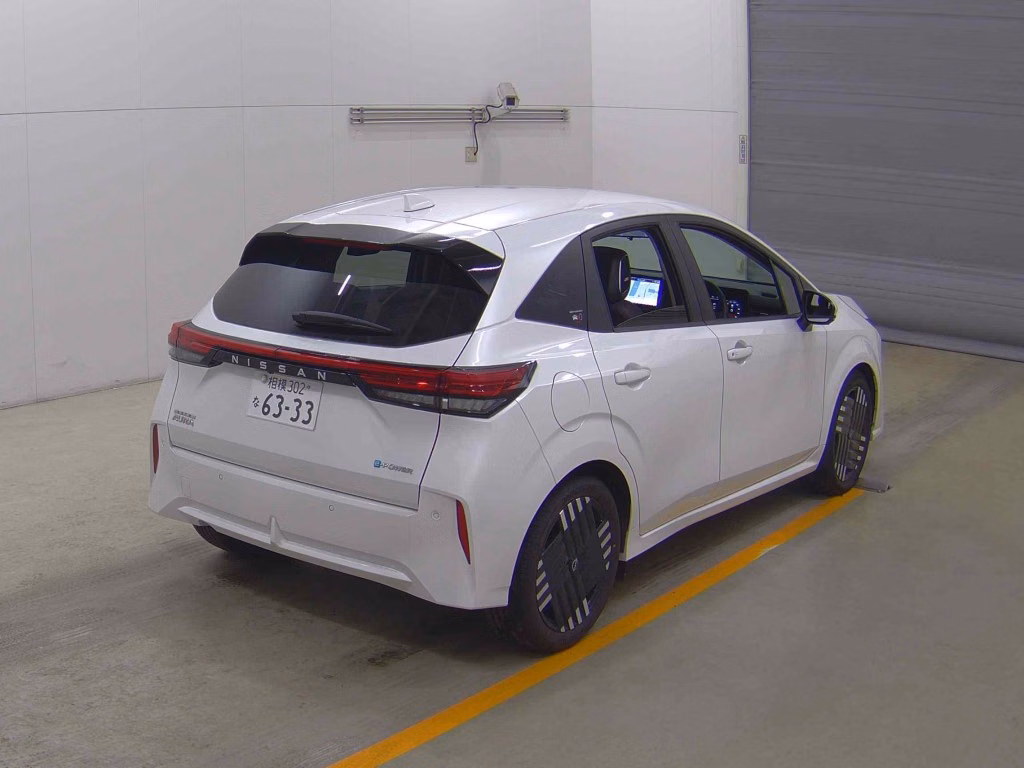 Nissan Aura