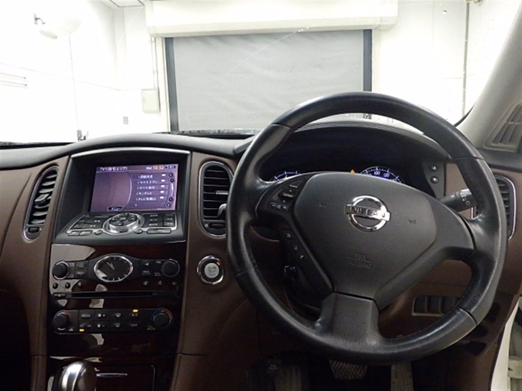 Nissan Skyline Crossover