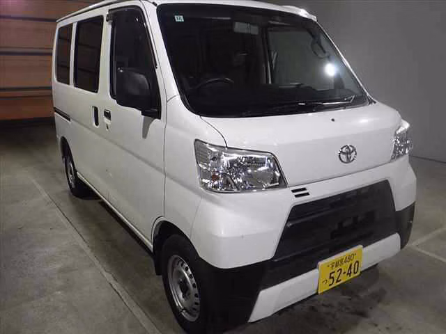 TOYOTA PIXIS VAN