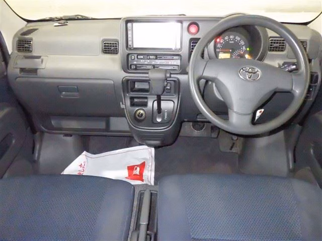 TOYOTA PIXIS VAN