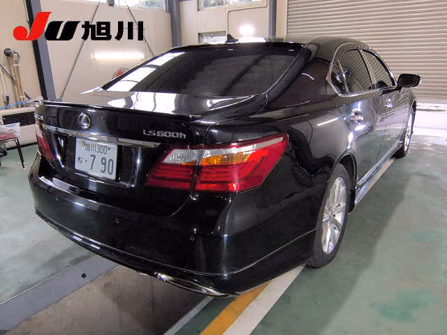 Lexus LS600h