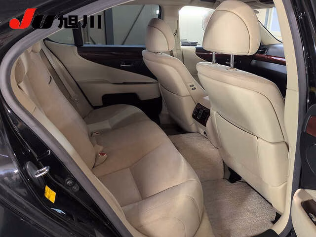 Lexus LS600h