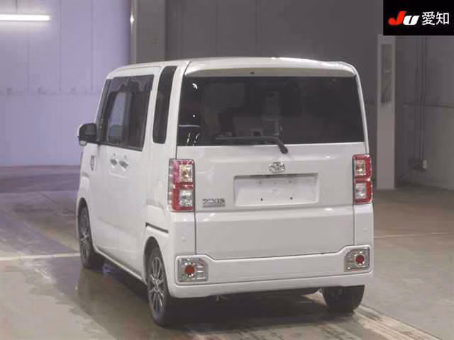 TOYOTA PIXIS MEGA
