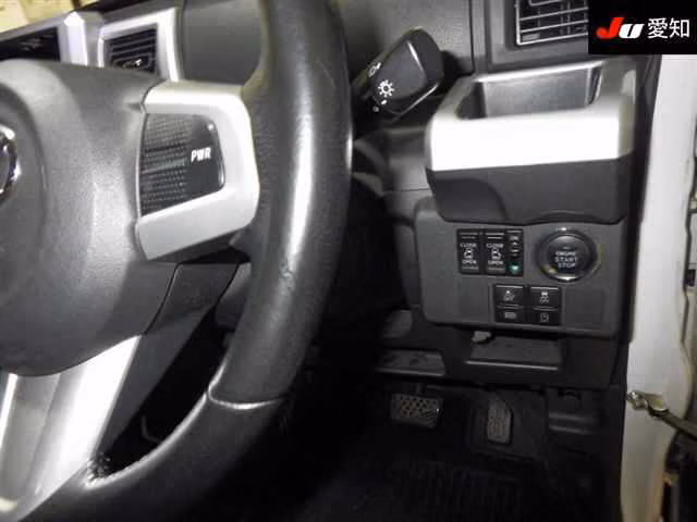 TOYOTA PIXIS MEGA