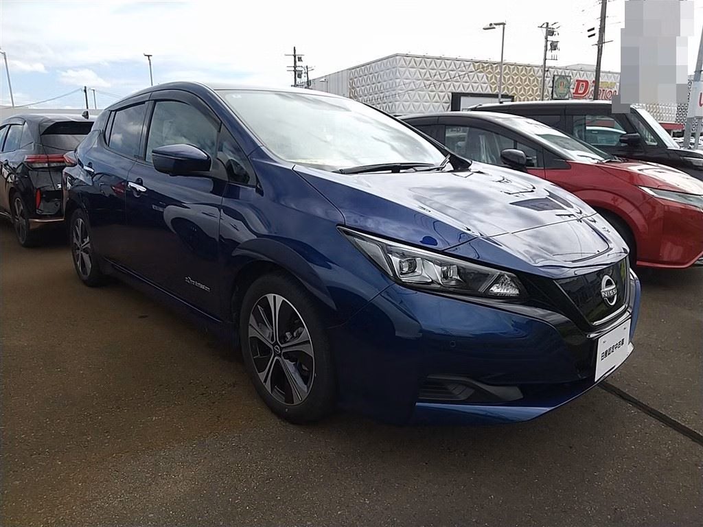 NISSAN LEAF