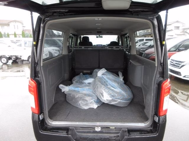 NISSAN CARAVAN