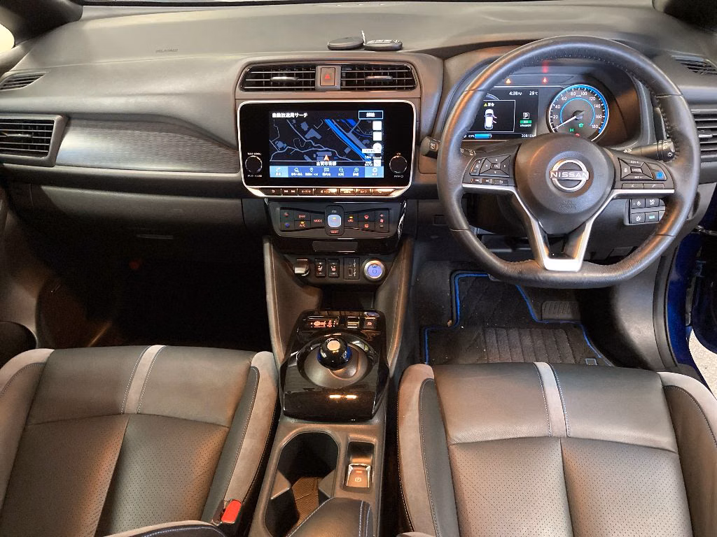 NISSAN LEAF