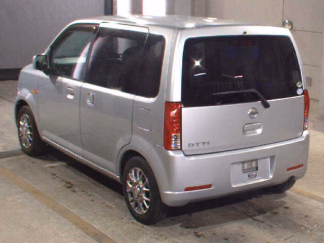 Nissan Otti