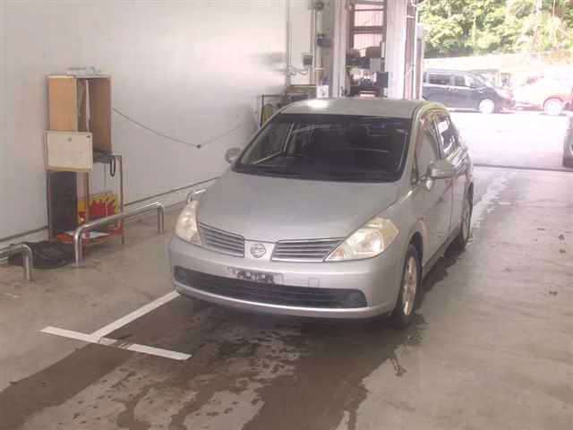 Nissan Tiida Latio