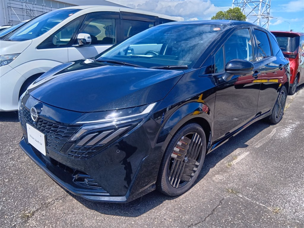 Nissan Aura