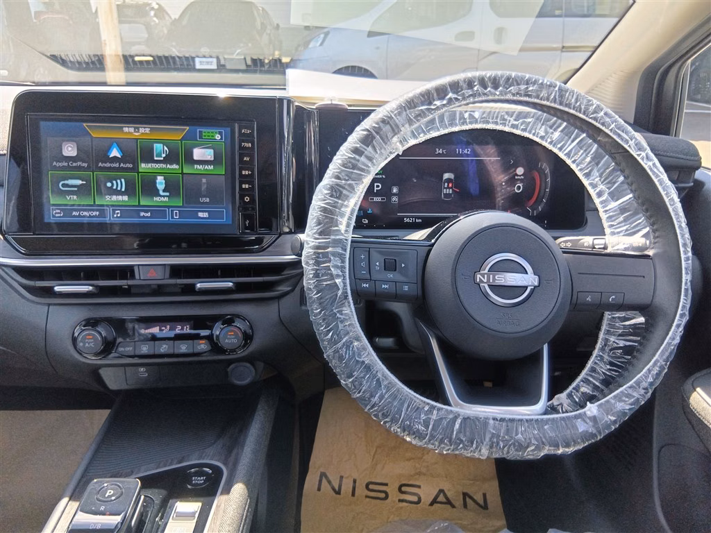 Nissan Aura