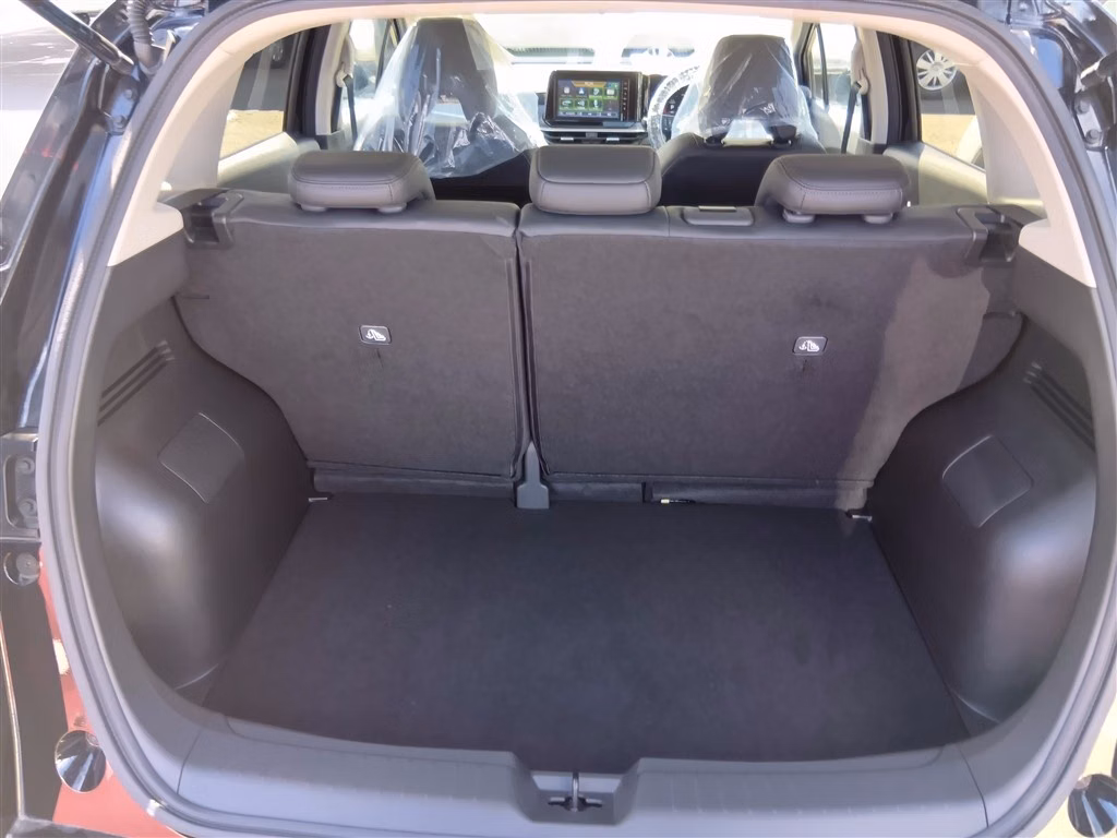 Nissan Aura