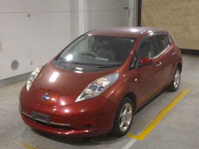 NISSAN LEAF
