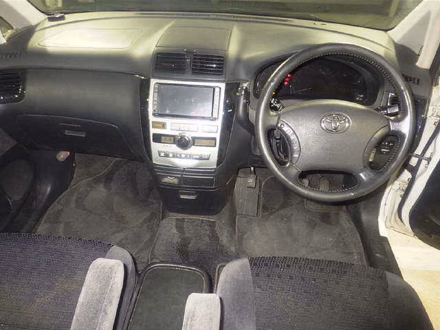 Toyota Ipsum