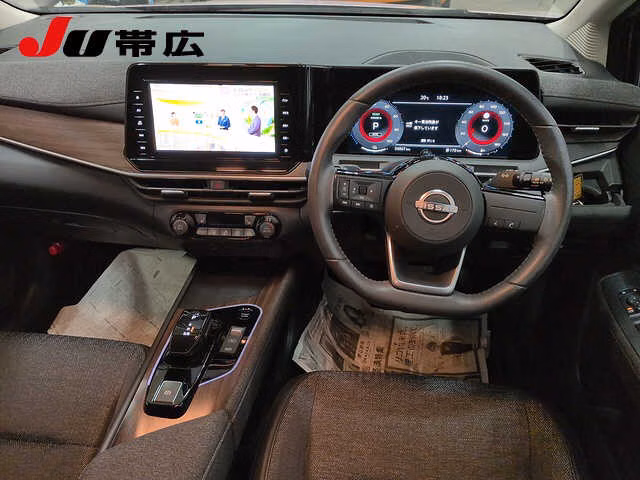 Nissan Aura