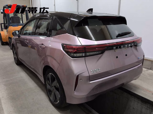Nissan Aura