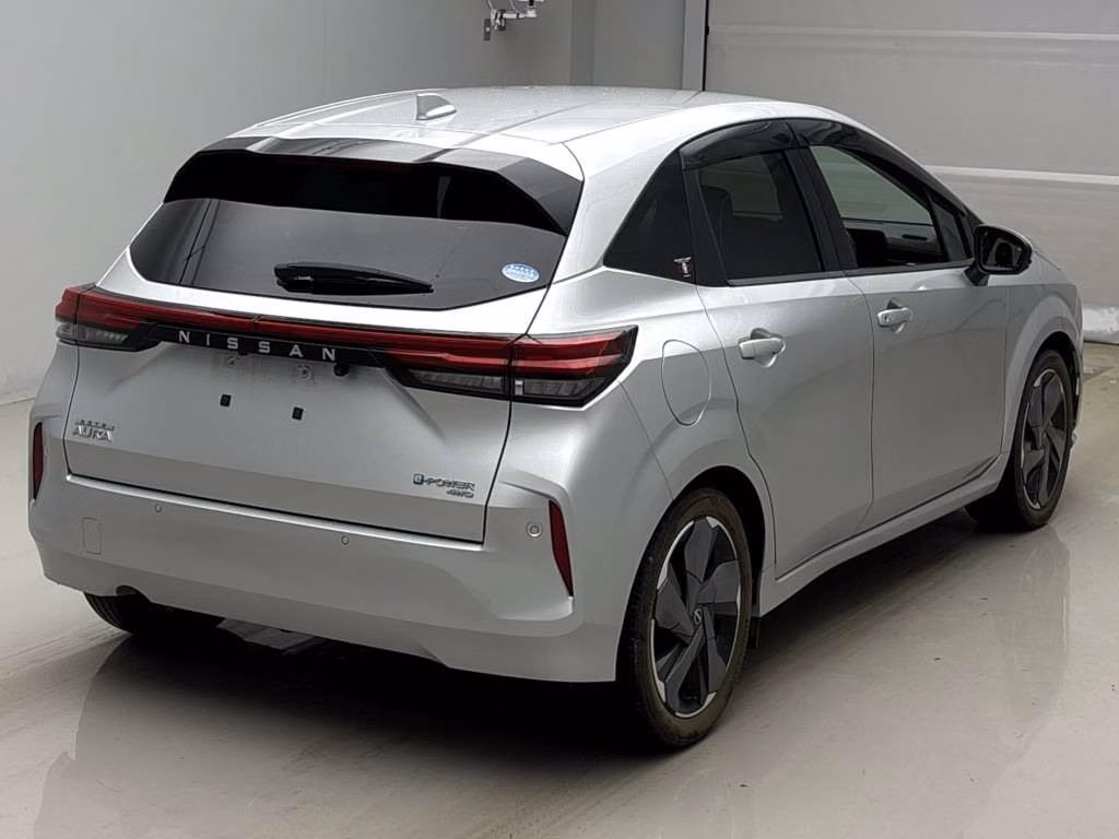 Nissan Aura