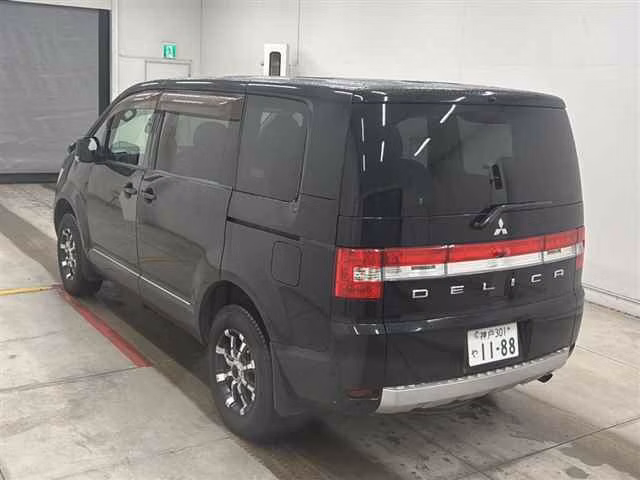 Mitsubishi Delica D:5